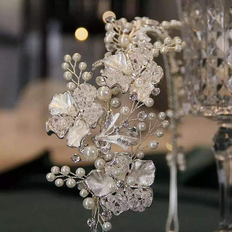 Winter Bloom – Handcrafted Pearl & Crystal Floral Bridal Headband