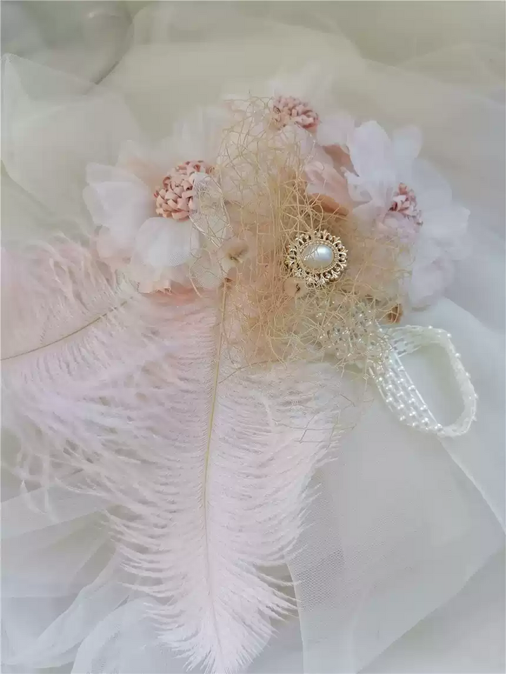 Vintage-Inspired Flapper Headband with Beaded Embellishment