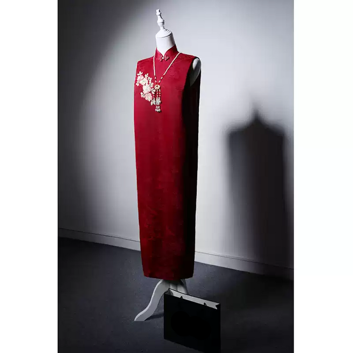 Red Cheongsam Dress with Embroidered Floral Details - Elegant Sleeveless Qipao Gown with High Neck Plus Size