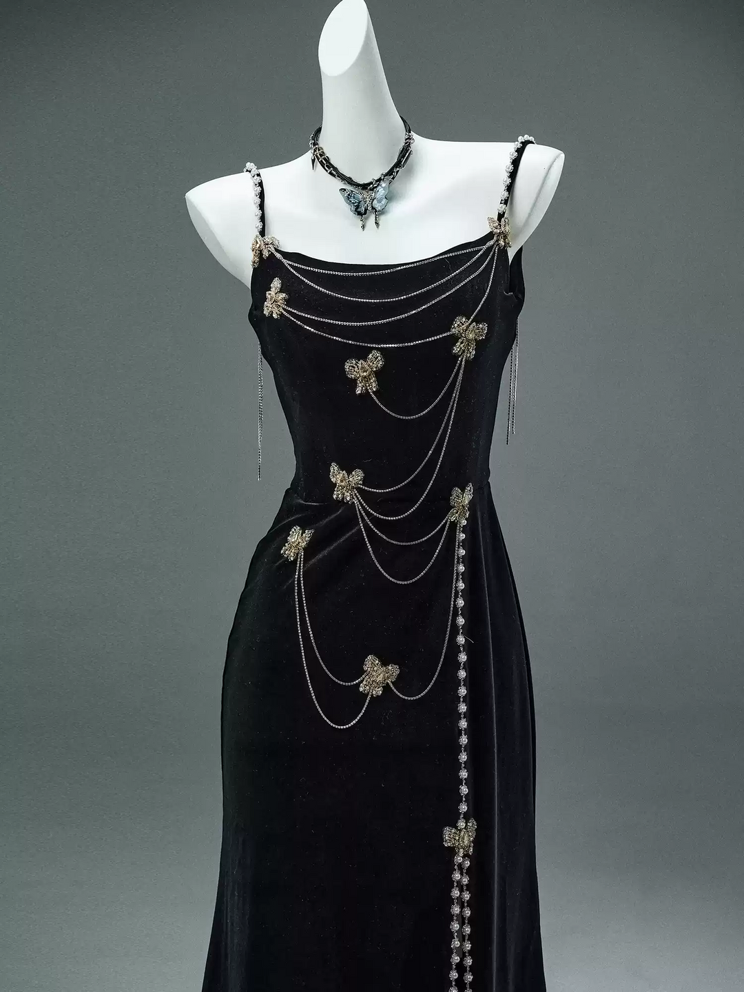 Black Velvet Evening Dress with Butterfly Chains – Elegant Sleeveless Evening Dress with Lace-Up Back Plus Size