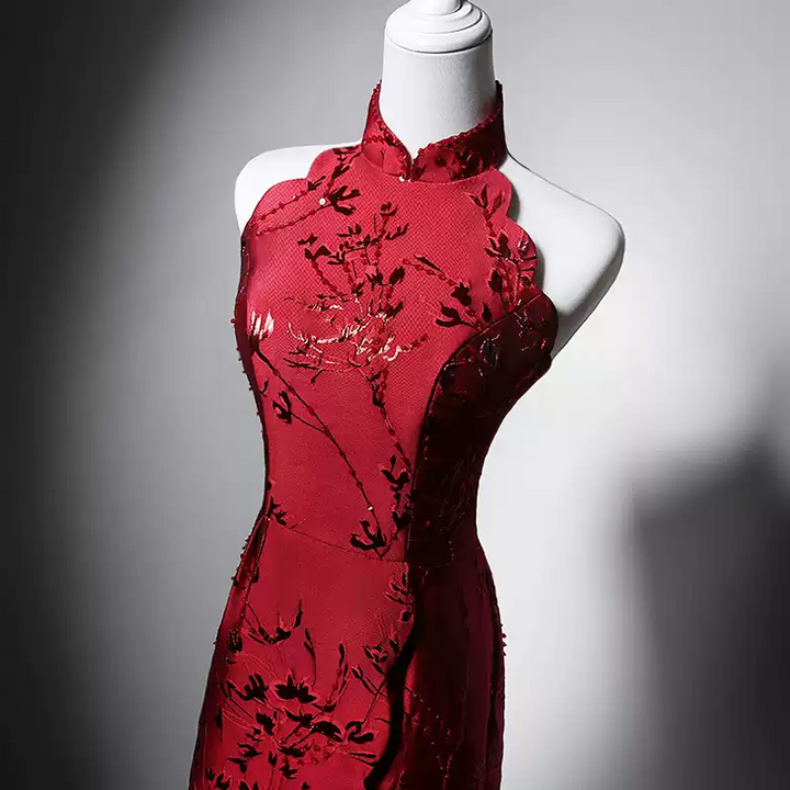 Red Designer Cheongsam Dress with Floral Embroidery – Elegant Sleeveless Qipao with High Neck and Scalloped Lace Plus Size