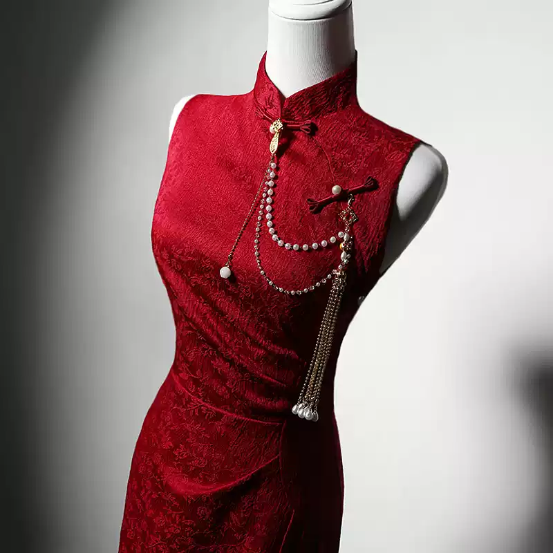 Red Cheongsam Dress with Pearl Detail and Floral Jacquard - Red Sleeveless Formal Evening Gown with High Neck Plus Size