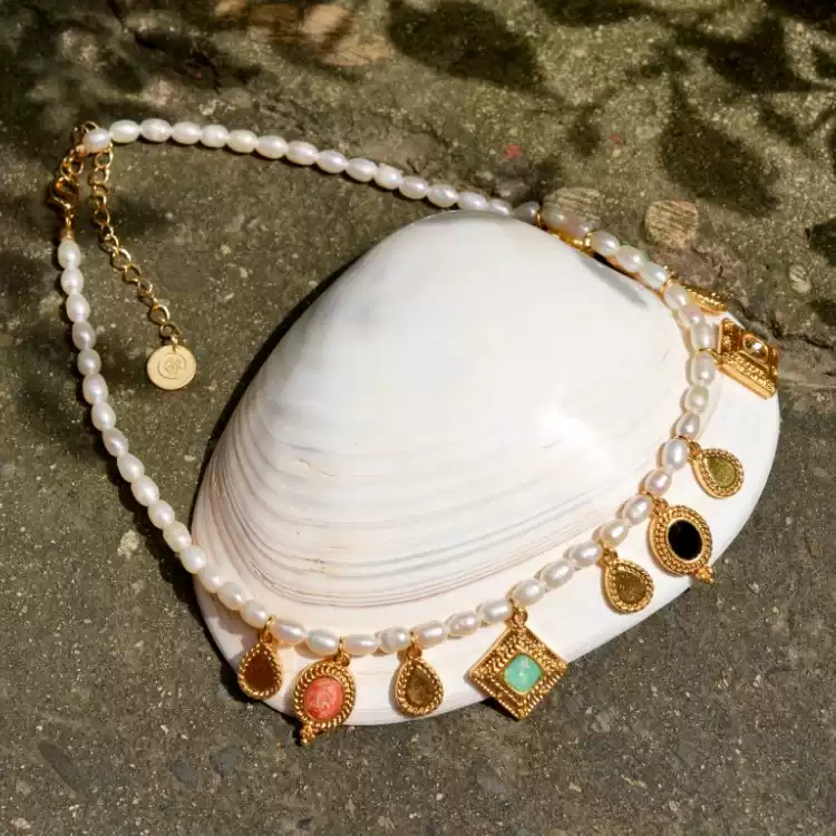 Whispers of Emma – Handmade Freshwater Pearl Charm Necklace – Emma's Fantasy