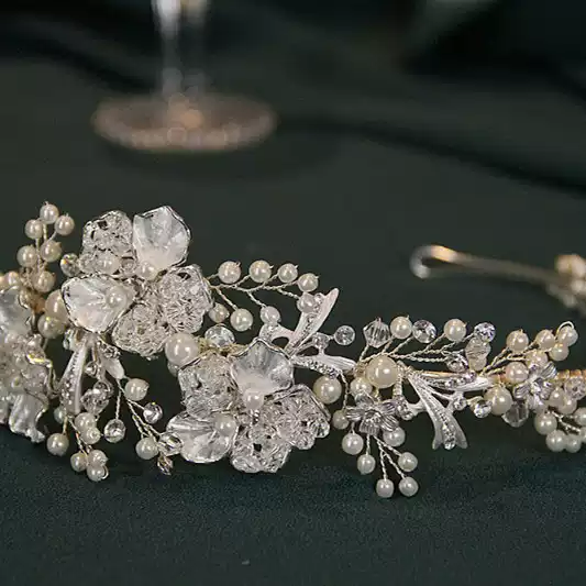 Winter Bloom – Handcrafted Pearl & Crystal Floral Bridal Headband