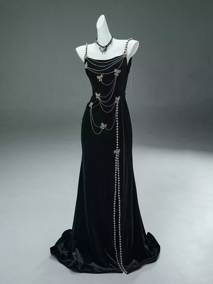 Black Velvet Evening Dress with Butterfly Chains – Elegant Sleeveless Evening Dress with Lace-Up Back Plus Size