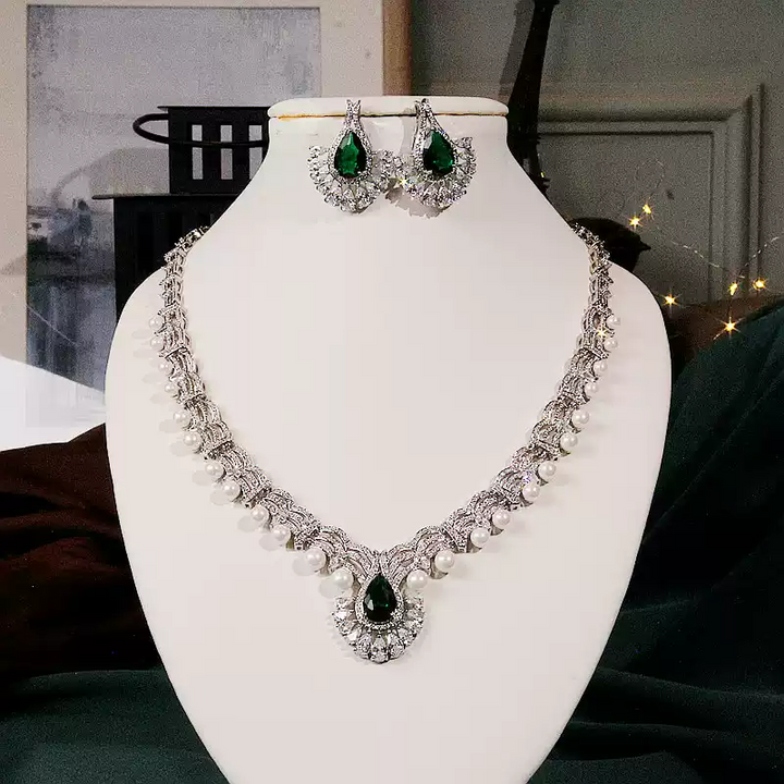 Emerald Heirloom – Green Teardrop Pearl Bridal Necklace & Earrings Set
