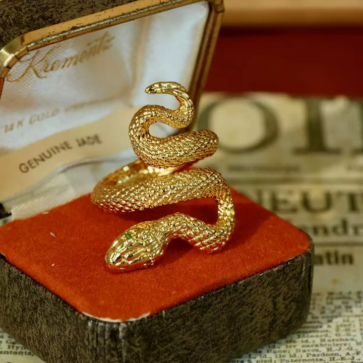 Serpent's Embrace – Handmade Vintage Snake Ring with Green Crystal Eyes – Vajit