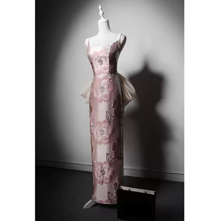 Luxury Pink Floral Cheongsam Dress with Bow Back – Elegant Pink Sleeveless Evening Gown with 3D Flower Design Plus Size