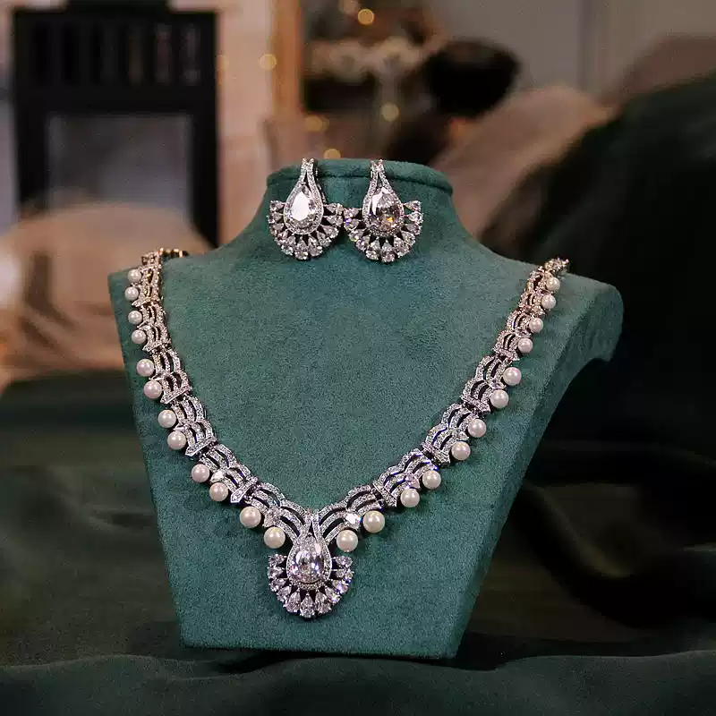 Ivory Court – Pearl Teardrop Bridal Necklace & Earrings Set