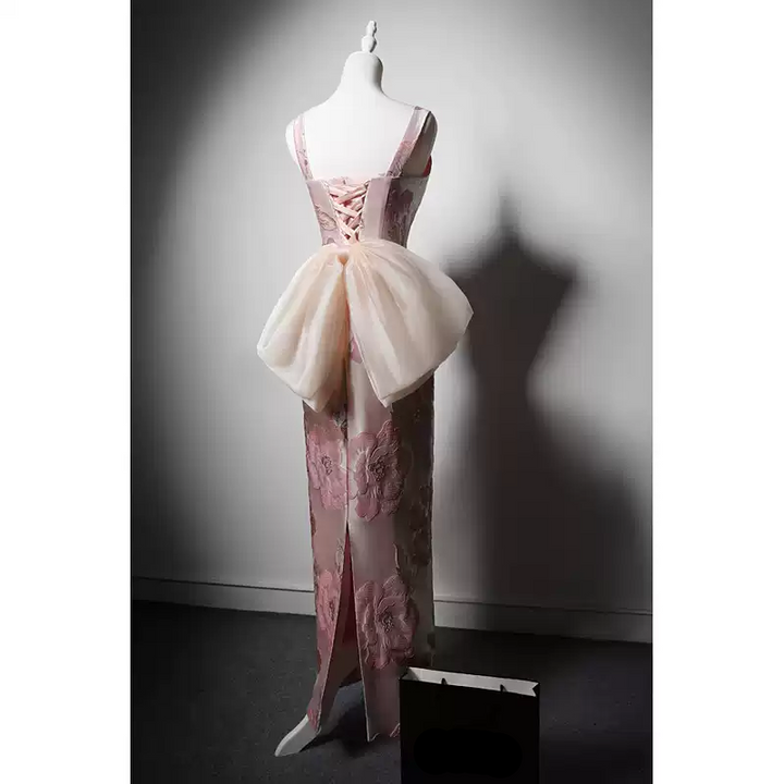 Luxury Pink Floral Cheongsam Dress with Bow Back – Elegant Pink Sleeveless Evening Gown with 3D Flower Design Plus Size