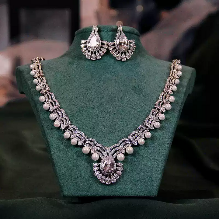 Ivory Court – Pearl Teardrop Bridal Necklace & Earrings Set