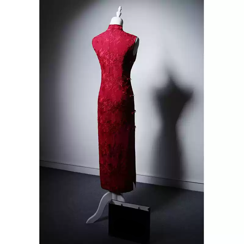 Red Cheongsam Dress with Floral Lace – Elegant Sleeveless Qipao with Mandarin Collar Custom Order Plus Size