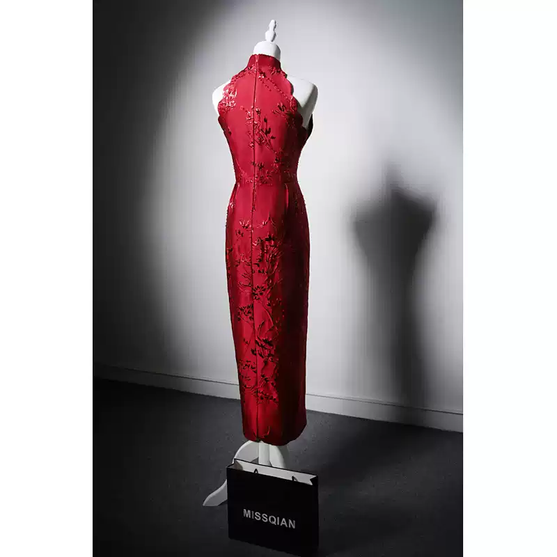 Red Designer Cheongsam Dress with Floral Embroidery – Elegant Sleeveless Qipao with High Neck and Scalloped Lace Plus Size