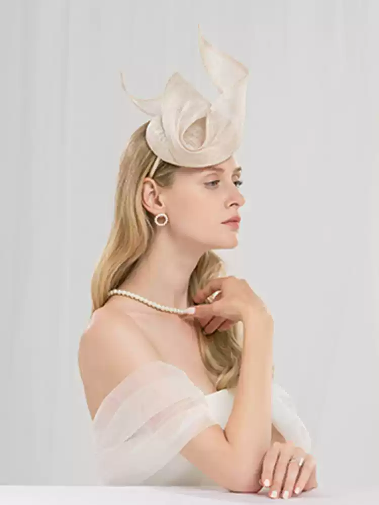 Elegant Ivory Sculptural Fascinator - Hair Fascinators