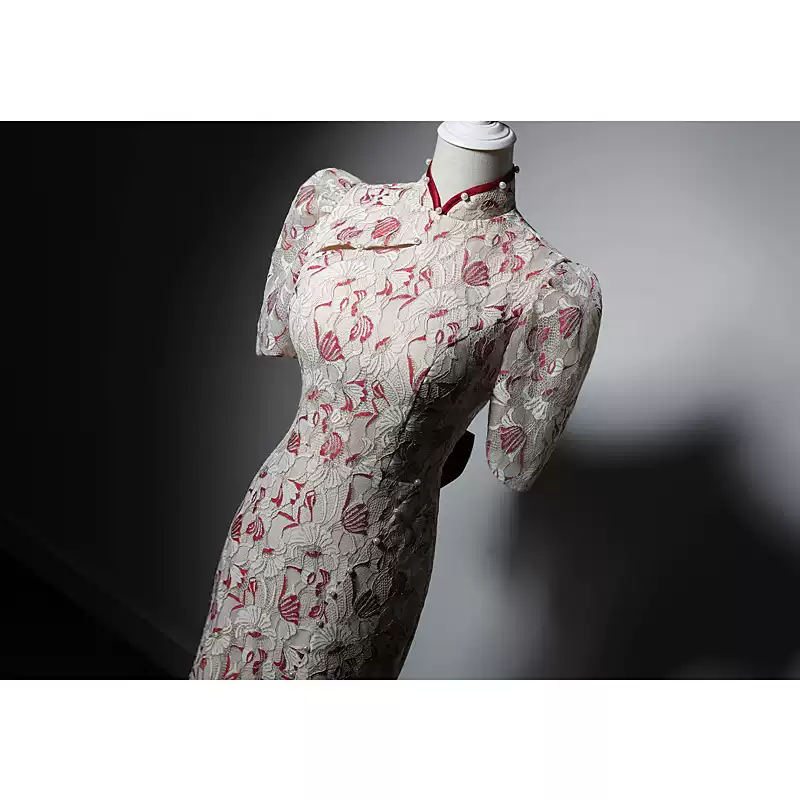 Designer White and Red Cheongsam Dress with Puff Sleeves and Open Back - Elegant Floral Embroidery Mermaid Evening Dress with Bow Plus Size