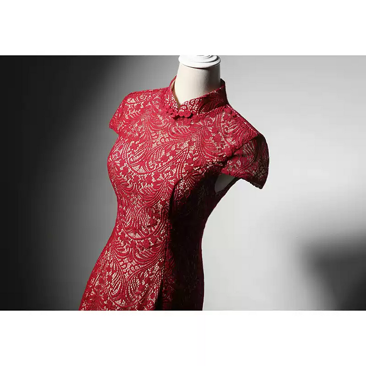 Elegant Red Lace Cheongsam Dress with Floral Embroidery - Formal Evening Gown with Fitted Mermaid Silhouette Plus Size