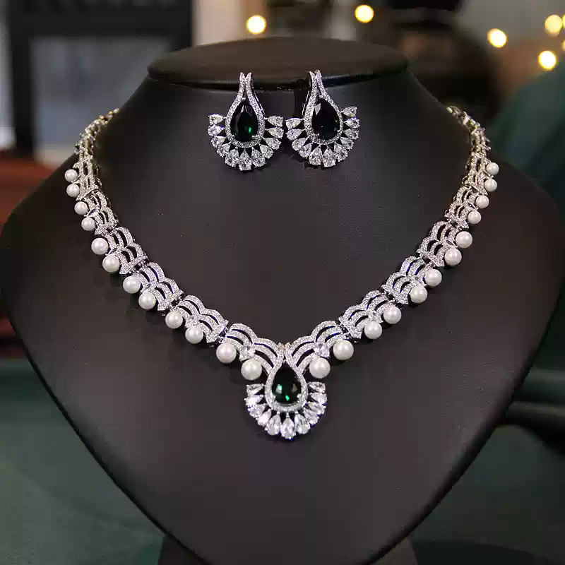Emerald Heirloom – Green Teardrop Pearl Bridal Necklace & Earrings Set