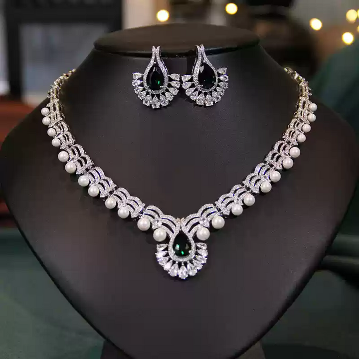 Emerald Heirloom – Green Teardrop Pearl Bridal Necklace & Earrings Set