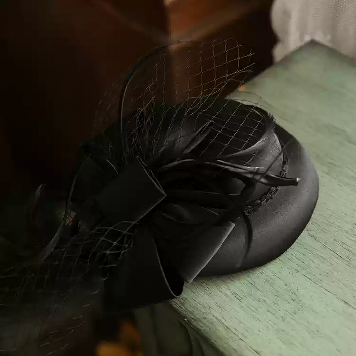 Vintage-Inspired White Bridal Fascinator - Vintage Bridal Hats with Bow and Veil