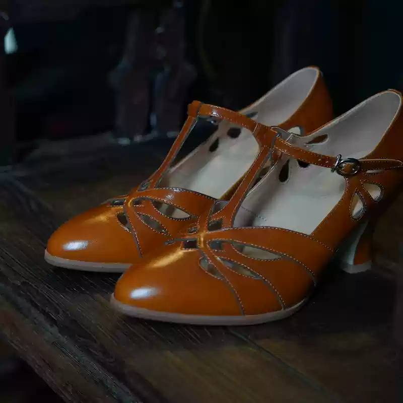 "Dancing Lights" – Handmade White Vintage Leather T-Strap Heels