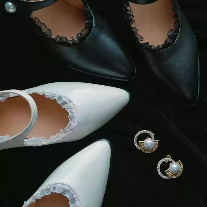 “Pearl Reverie” – Handmade Vintage Lace-Trimmed Mary Jane Shoes in Cowhide Leather