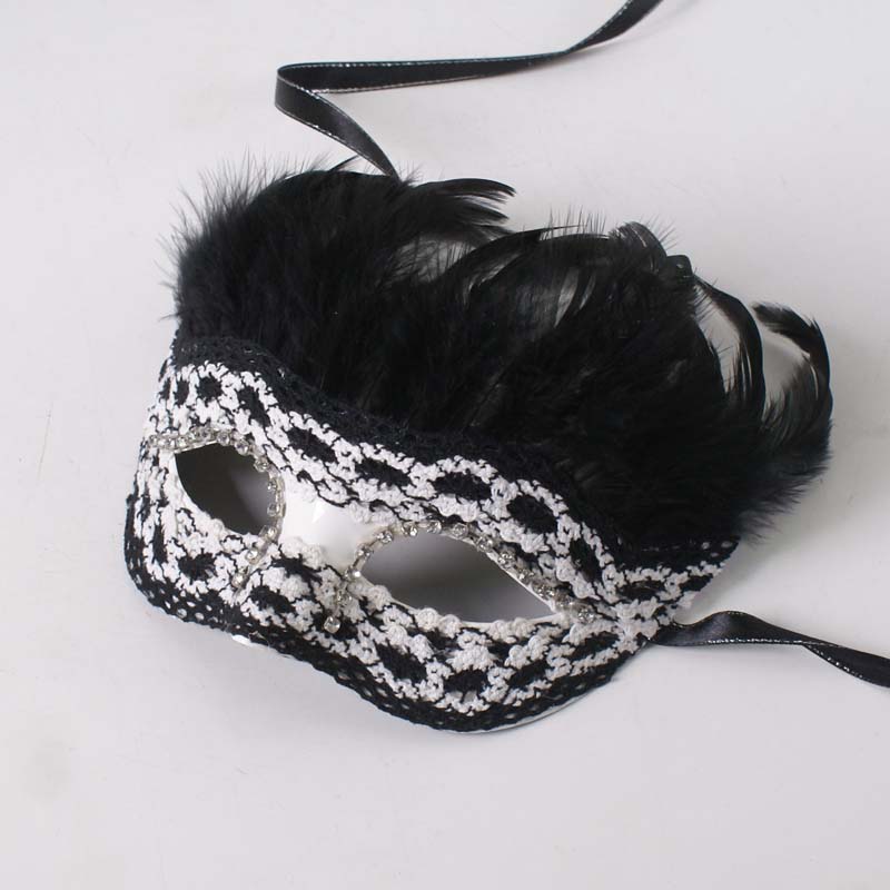 Handmade Gothic Black Masquerade Mask for Men – Elegant Feather Mardi Gras Mask with Lace