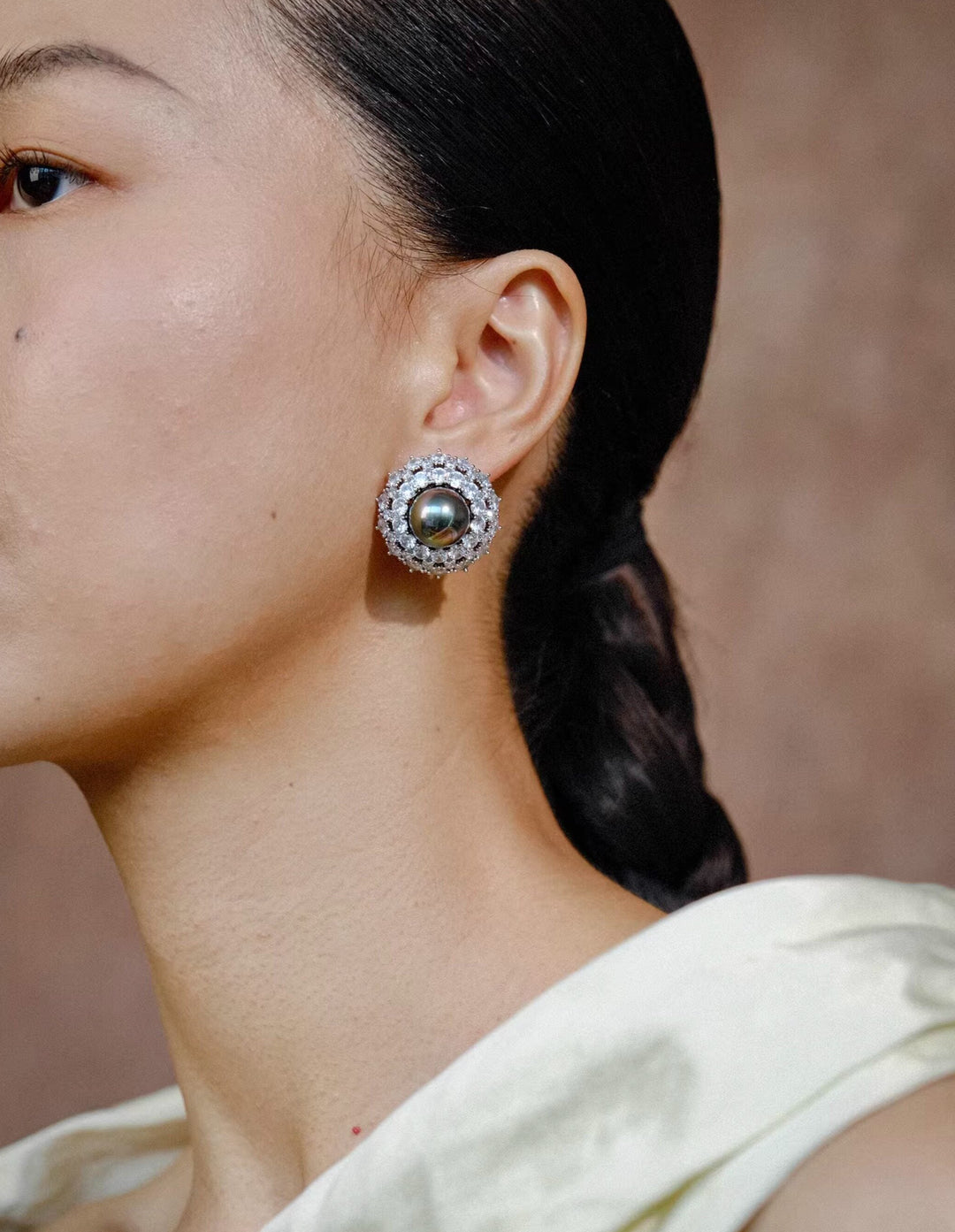 Midnight Crown – Handmade Vintage-Style Tahitian Pearl Halo Earrings – Royal Palace of Madrid