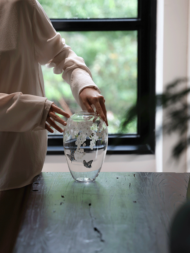 Artistical Handmade Peony Glass Murano Vase and Blown Glass Vase with Butterflies in Crystal Finish