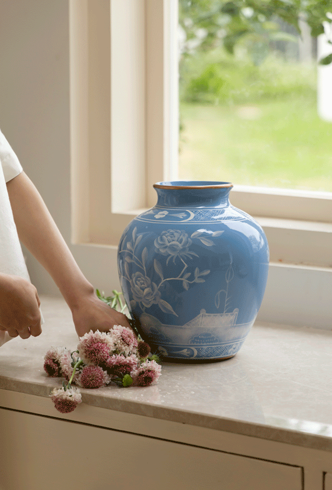 Antique Italian Smoky Blue and White Porcelain Vase with Hand-Painted Floral Motifs and Gilded Rim