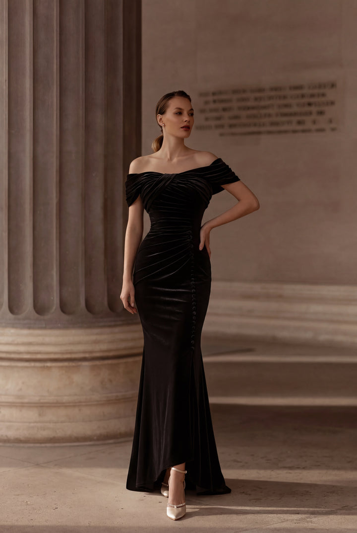Elegant Gothic Black Velvet Evening Gown - Off-Shoulder Ruched Evening Dress with Corset Plus Size