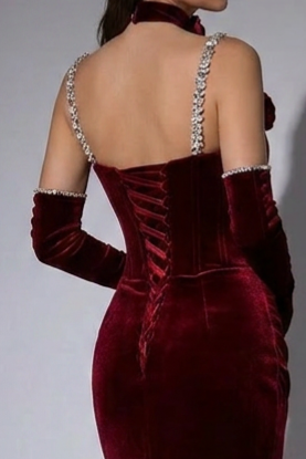 Burgundy Gothic Evening Dress with Floral Appliqué - Elegant Red Evening Gown Plus Size