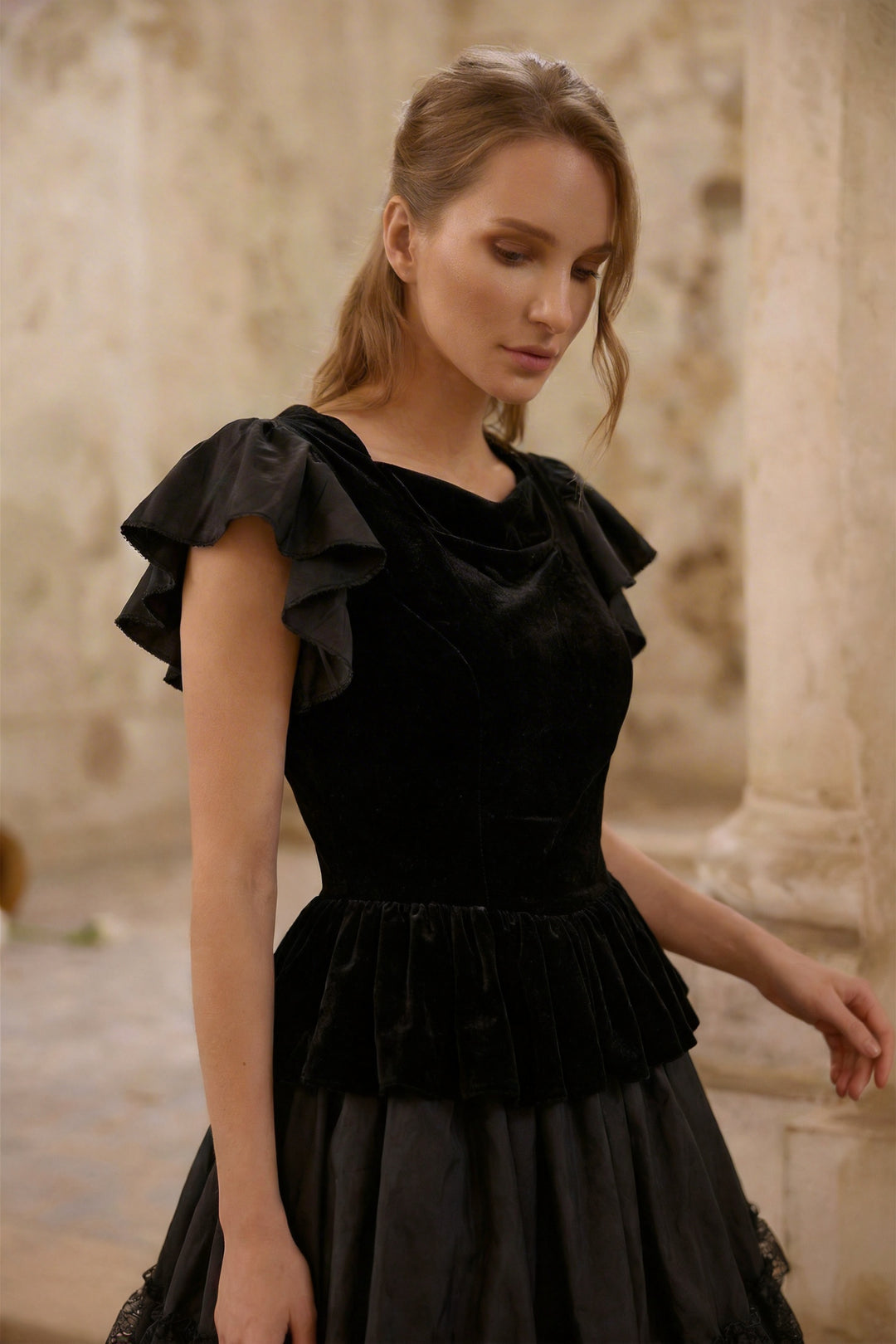 Black A-line Gothic Velvet Dress Set with Lace Edge for Lolita Costume Party Plus Size