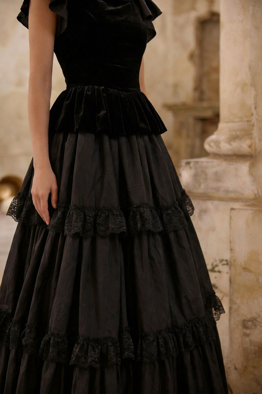 Black A-line Gothic Velvet Dress Set with Lace Edge for Lolita Costume Party Plus Size