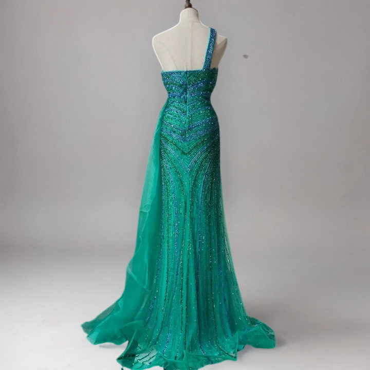 Emerald Green One-Shoulder Sequin Evening Gown with Tulle Overlay – Glitter Maxi Dress with Slit and Beaded Details Plus Size