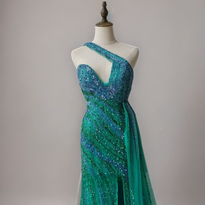 Emerald Green One-Shoulder Sequin Evening Gown with Tulle Overlay – Glitter Maxi Dress with Slit and Beaded Details Plus Size