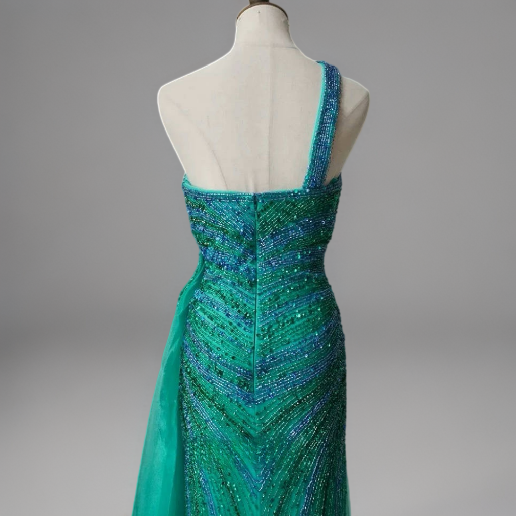 Emerald Green One-Shoulder Sequin Evening Gown with Tulle Overlay – Glitter Maxi Dress with Slit and Beaded Details Plus Size