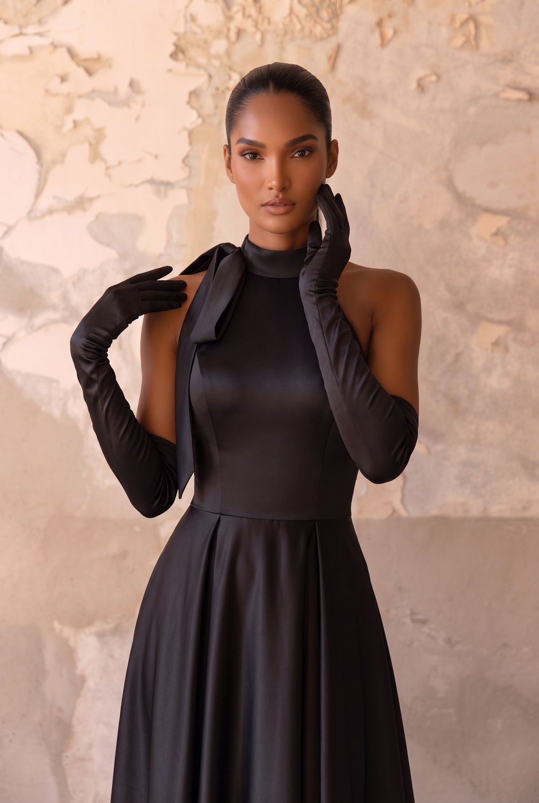 Black Halter Neck Satin Bridesmaid Dress with Bow Open Back A-Line Formal Dress Plus Size