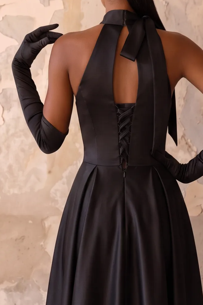 Black Halter Neck Satin Bridesmaid Dress with Bow Open Back A-Line Formal Dress Plus Size