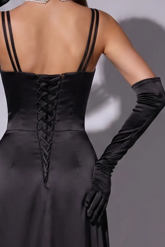 Black Satin Evening Dress with Square Neck, Spaghetti Straps and Draped A-Line Skirt – Elegant Formal Gown Plus Size