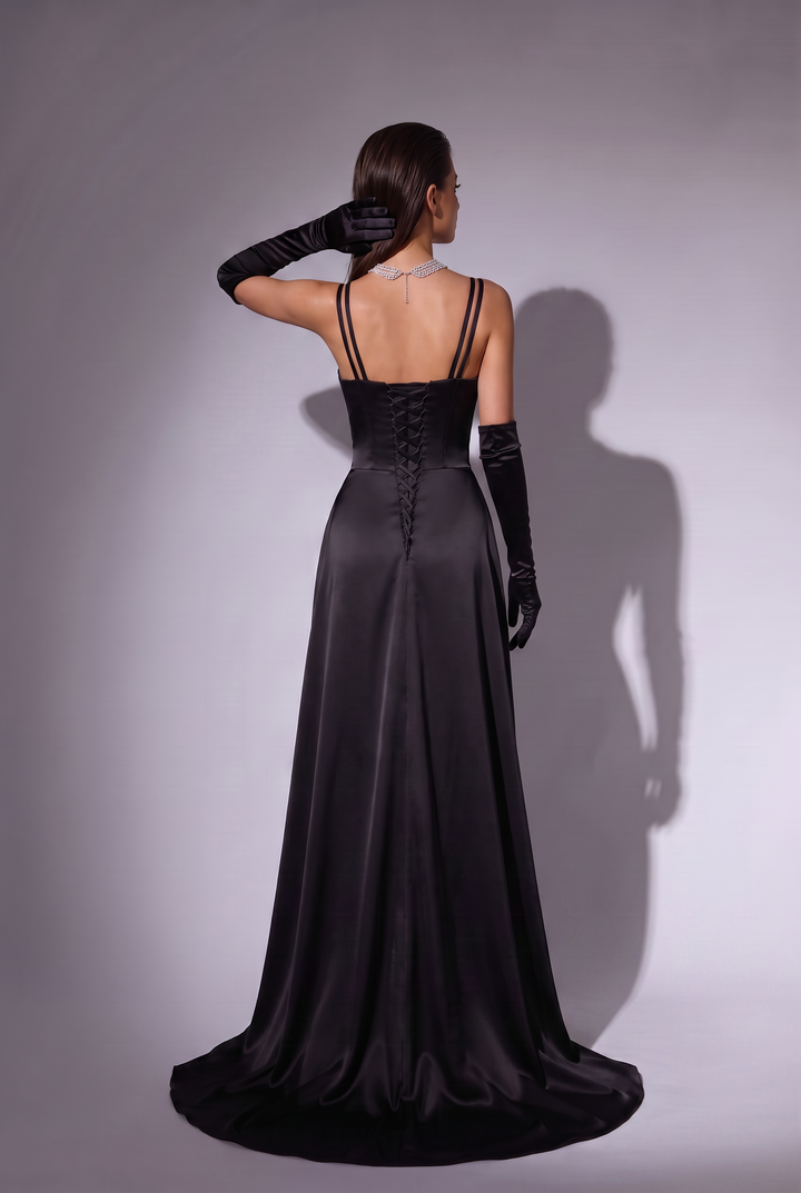 Black Satin Evening Dress with Square Neck, Spaghetti Straps and Draped A-Line Skirt – Elegant Formal Gown Plus Size