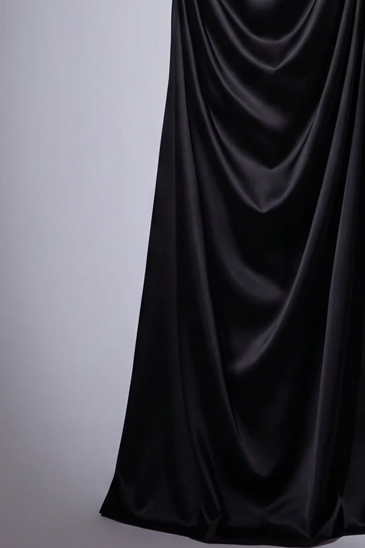 Black Satin Evening Dress with Square Neck, Spaghetti Straps and Draped A-Line Skirt – Elegant Formal Gown Plus Size