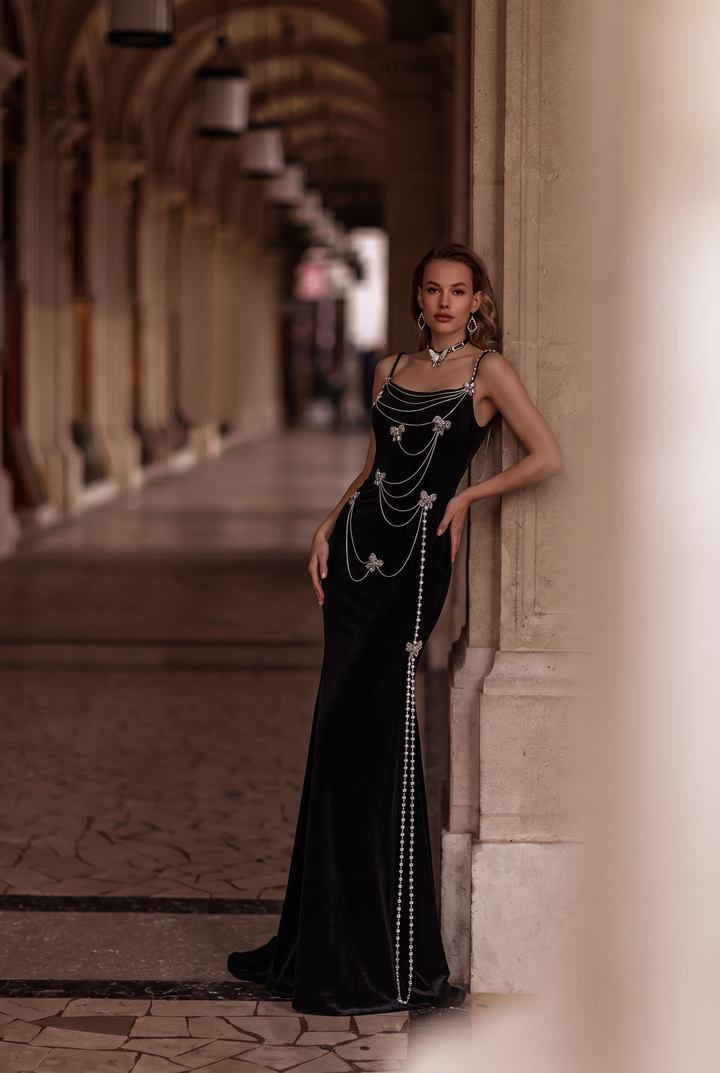 Black Velvet Evening Dress with Butterfly Chains – Elegant Sleeveless Evening Dress with Lace-Up Back Plus Size