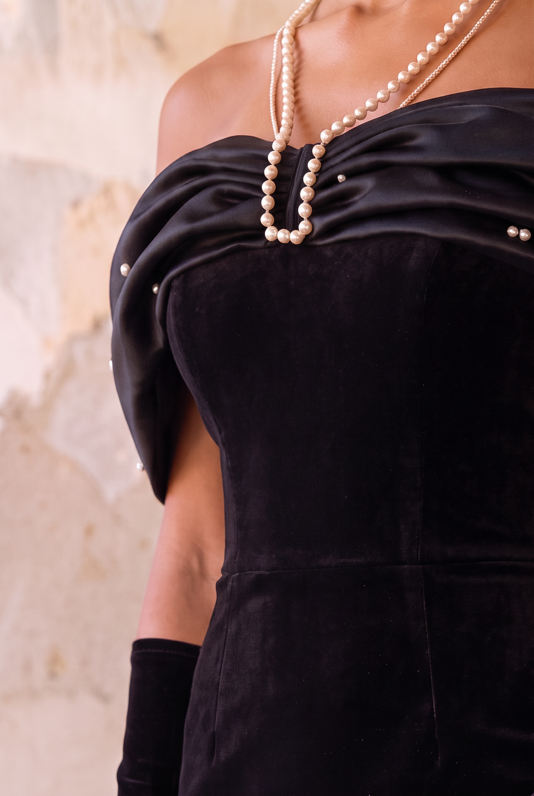 Black Velvet Mermaid Formal Dress With Pearl Chain - Plus Size