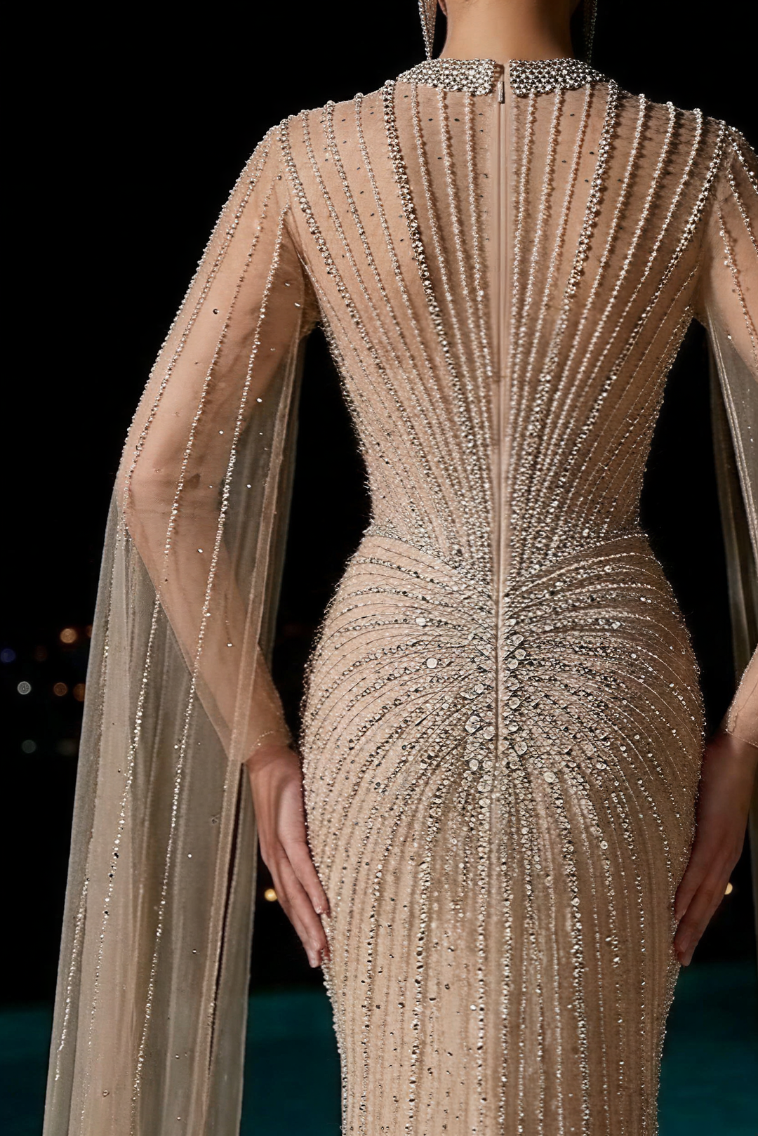Elegantes Champagner-Abendkleid mit Pailletten und Tüll - Champagner-Kleid für Hochzeitsgäste - Hübsches Paillettenkleid mit langen Ärmeln in Übergröße