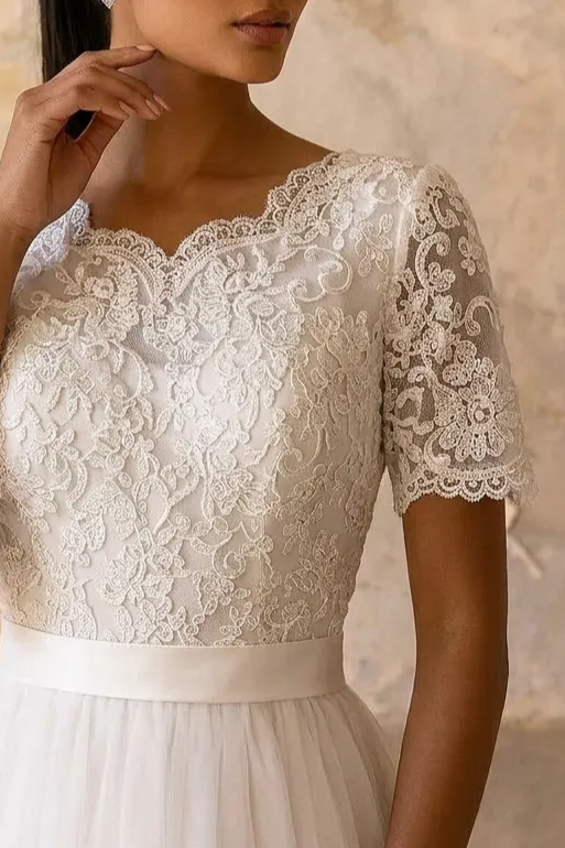 Effortless Elegance: Modest Lace Wedding Dress with Short Sleeves Plus SIze