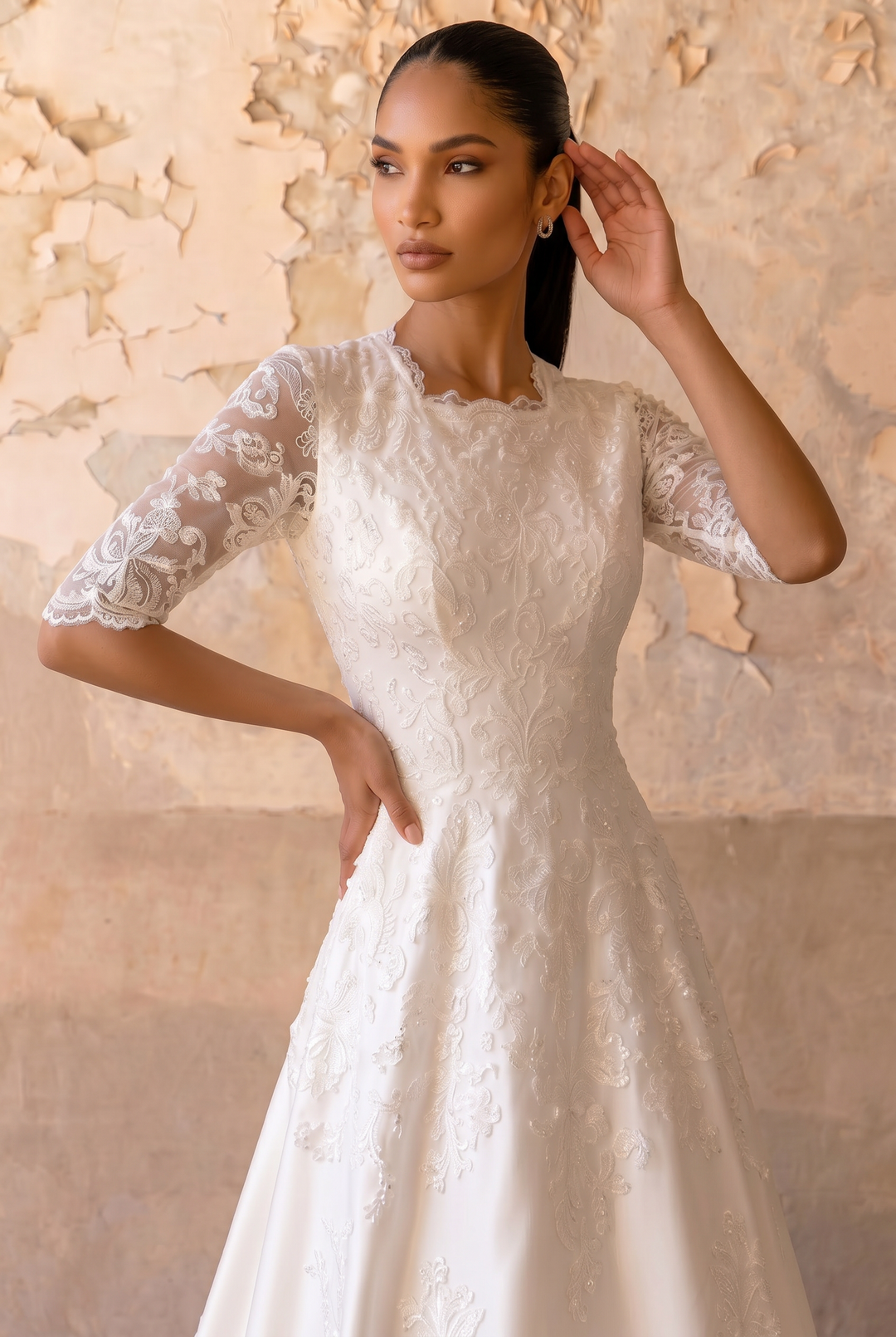 Mühelose Eleganz: Konfektionsfertiges schlichtes Spitzen-Brautkleid mit halblangen Ärmeln in Übergröße