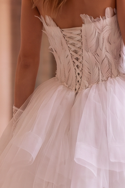 Elegant White Layered Tulle Ruffle Dress - Feather-Accented High-Low Wedding Dress Plus Size