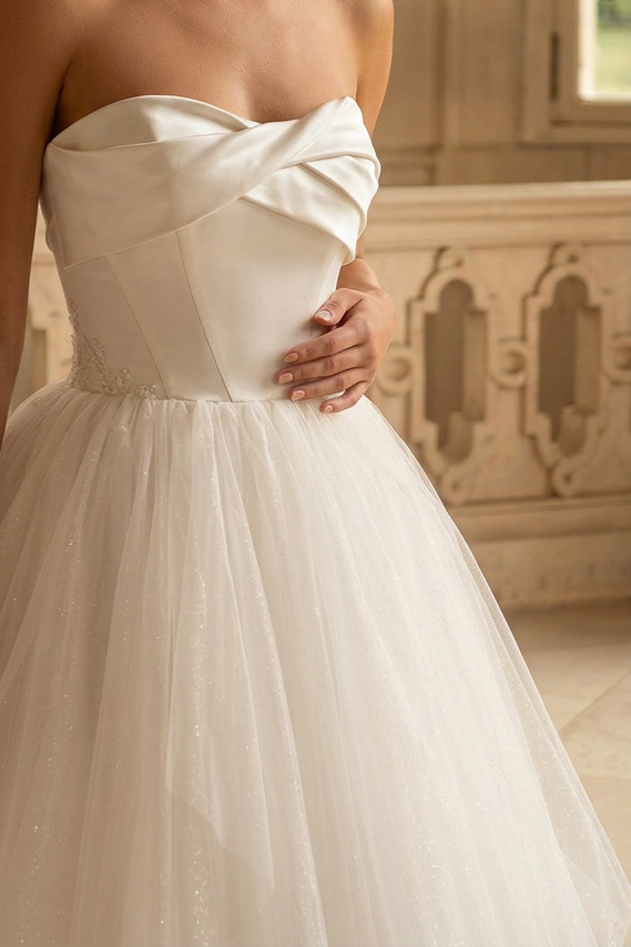 Elegant White Strapless Short Wedding Party Dress - Tulle and Satin Corset Bridal Gown Plus Size