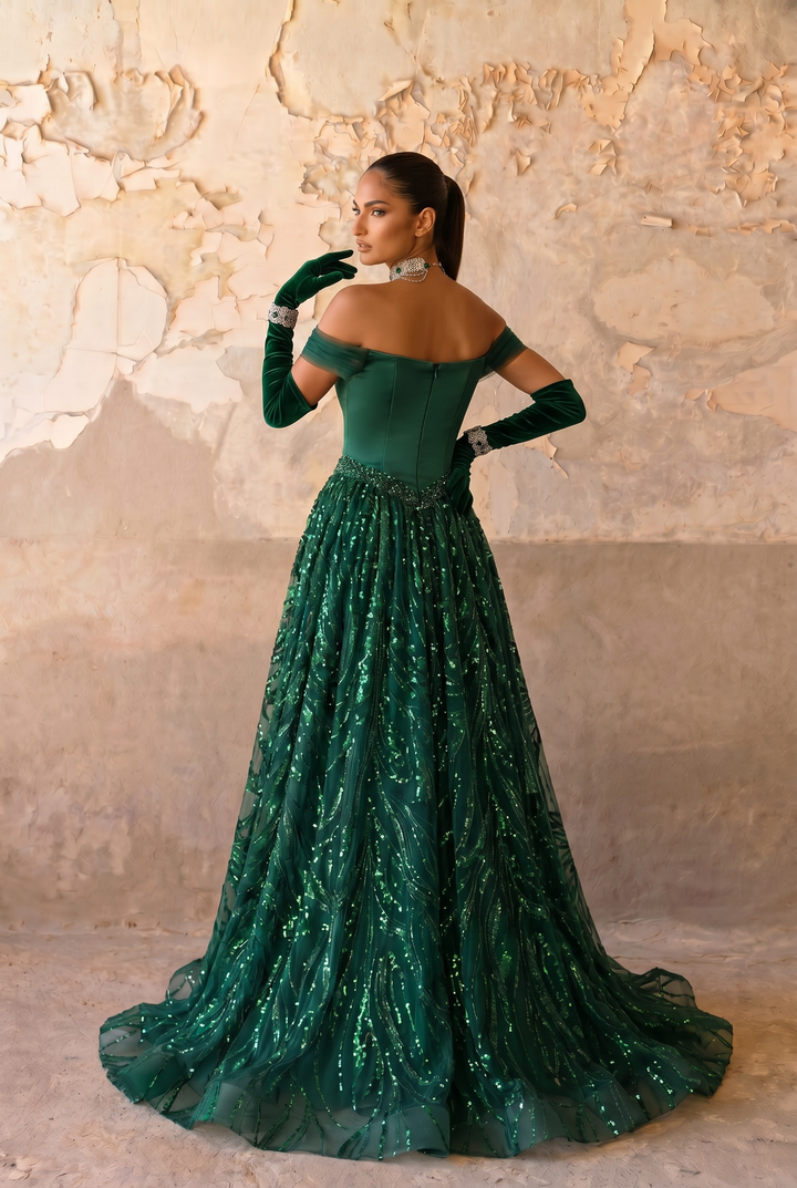 Emerald Green Off-the-Shoulder Corset Ball Gown with Hand-Beaded Sequin Embroidery – Luxury Evening Dress Plus Size