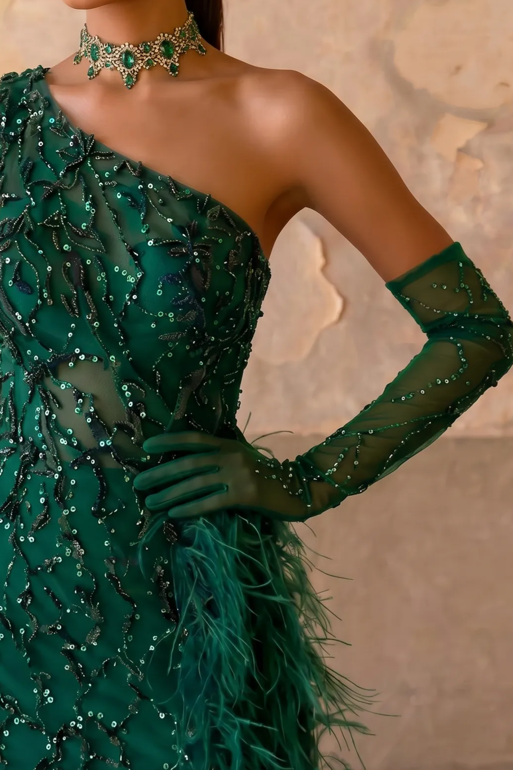 Emerald Green One-Shoulder Evening Gown with Feather Detail, High Slit and Matching Gloves – Formal Dress Plus Size